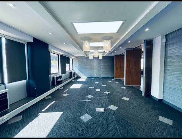 1,663M² OFFICE FOR SALE IN HALFWAY HOUSE